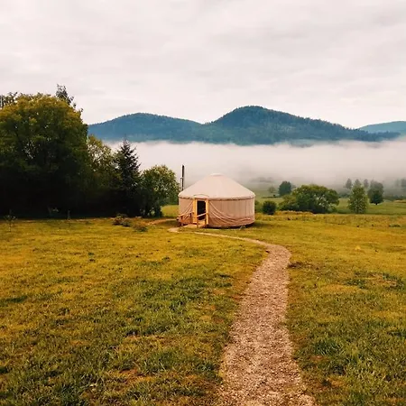 Hotel Mononoke -Jurty Nad Sanem Lutowiska Zewnętrze zdjęcie